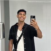 Profesor de inglés con material didáctico virtual para niños/adultos
